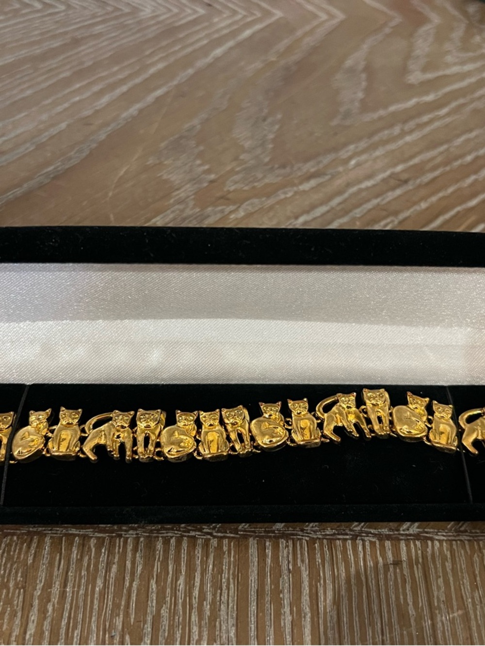 Gold tone Cat Link Bracelet